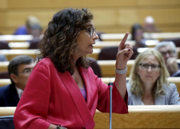 Montero estudia que las rentas de más de 140.000 euros paguen hasta el 52% en el IRPF