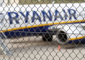 Ahead of “biggest ever” Ryanair cabin crew strike, Brussels sides with workers