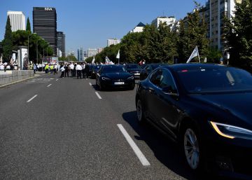 L’Estat dona via lliure perquè les ciutats invalidin milers de llicències d’Uber i Cabify
