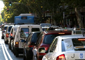 ¿De verdad te sale a cuenta tener coche? Así puedes calcular si te compensa el taxi o el ‘carsharing’