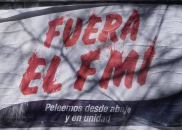 El FMI pone en números rojos a la economía argentina