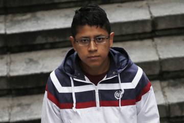 Raúl Calderón, repartidor que cobra el salario mínimo.