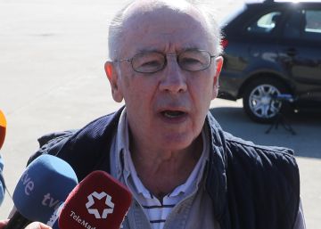Spain’s ex-IMF chief asks society for forgiveness as he walks into prison