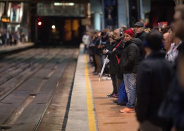 La huelga en Renfe obliga a cancelar casi 300 trenes en la operación salida del puente de Todos los Santos
