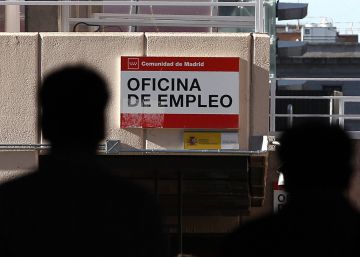 Dos tercios del dinero para parados de larga duración se quedó sin gastar