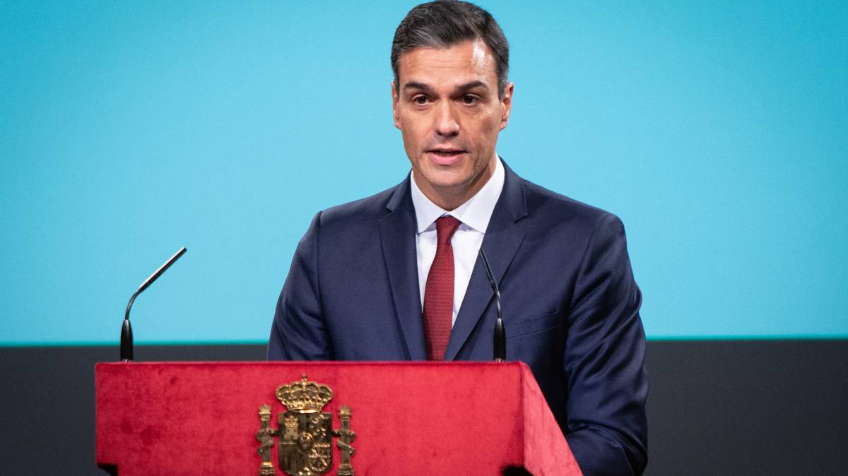 Sánchez obligará a pagar el impuesto hipotecario a los bancos y critica al Tribunal Supremo