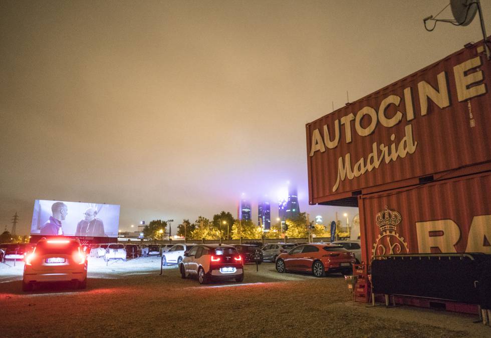 Proyección de la película 'Campeones' en el Autocine Madrid RACE.