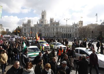 Los taxistas piden un fondo de ayudas al que contribuyan las VTC