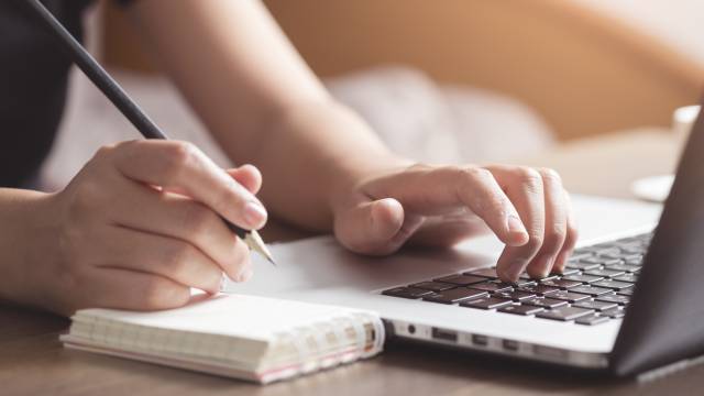 ‘Emails’, informes, presentaciones… ¿sabes escribir bien (y sin faltas) en el trabajo?