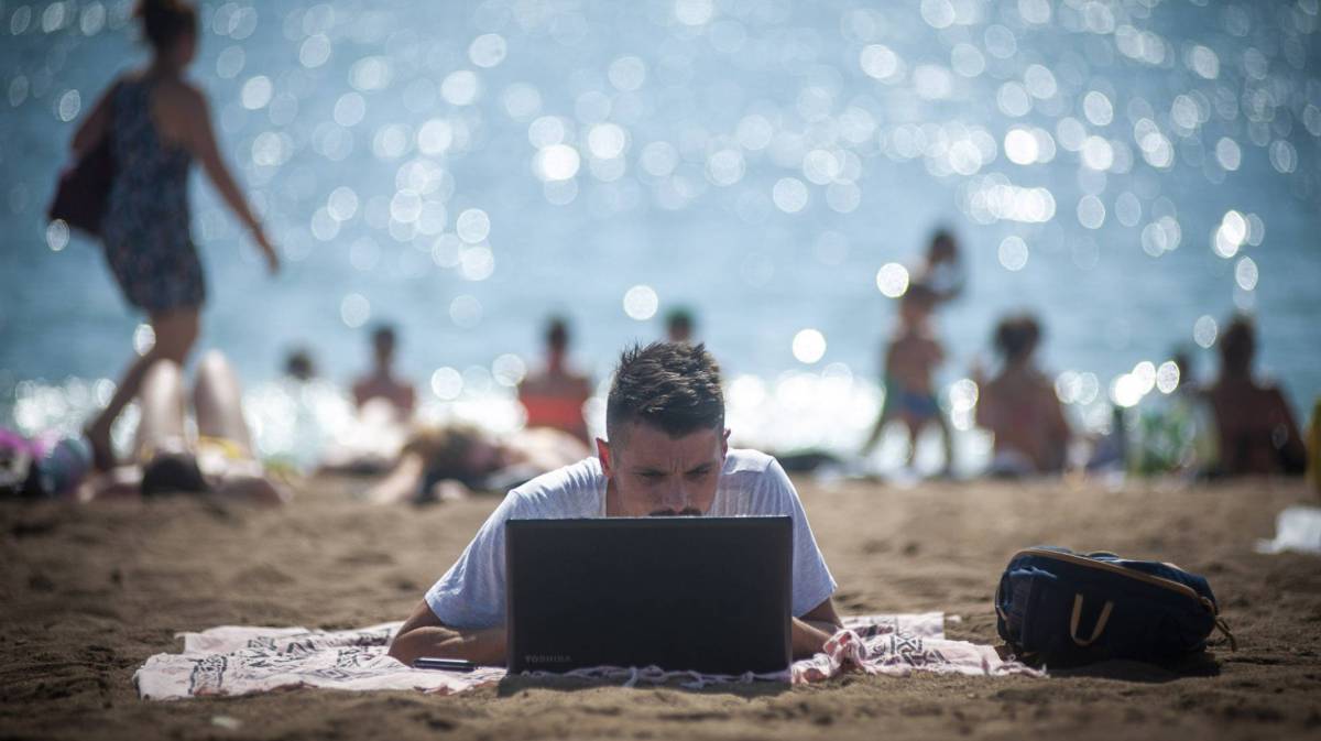 ¿Qué nuevos derechos 'digitales' reconoce la ley de protección de datos a los trabajadores?