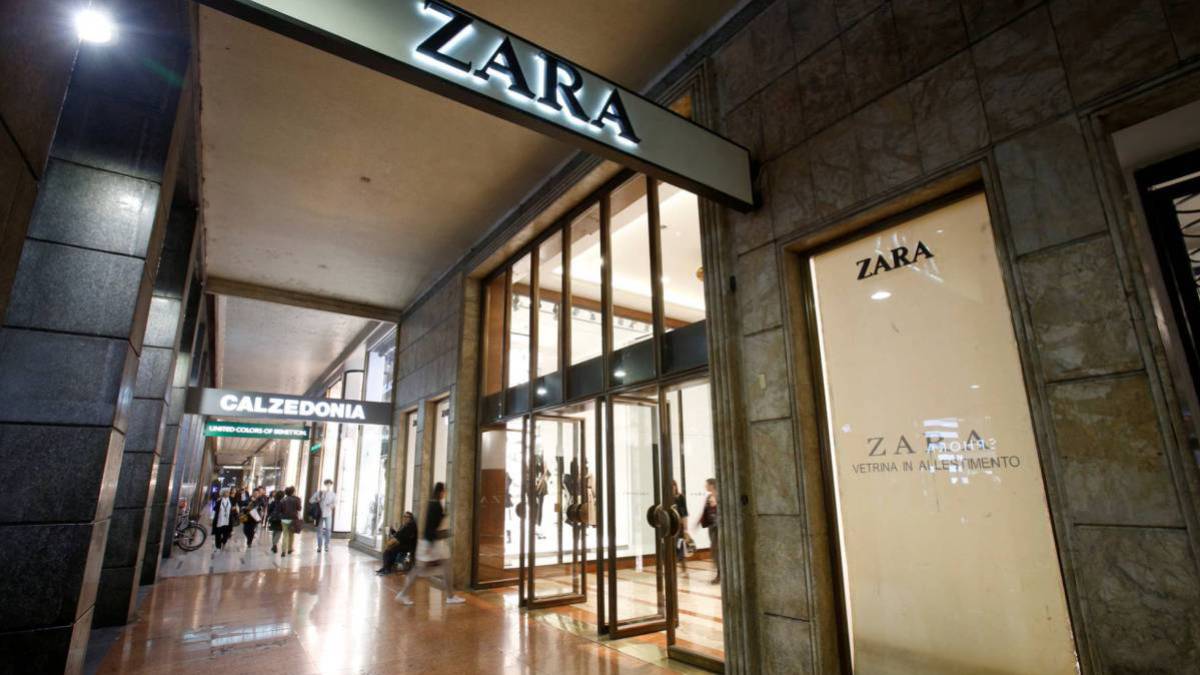 Fachada de una tienda de Zara en Milán.