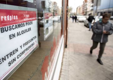 El Gobierno alarga los contratos de alquiler y acota las fianzas pero no limita los precios