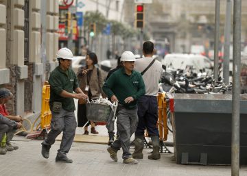 El coste laboral de las empresas se dispara un 1,9% y marca la mayor subida en cinco años