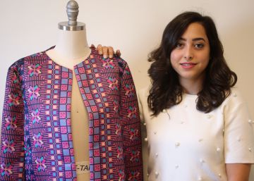 Una emprendedora sortea con sus bordados el cerco económico de Palestina