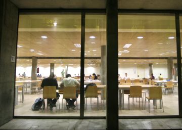 Los rectores se rebelan contra la obligación de cotizar por todos los becarios