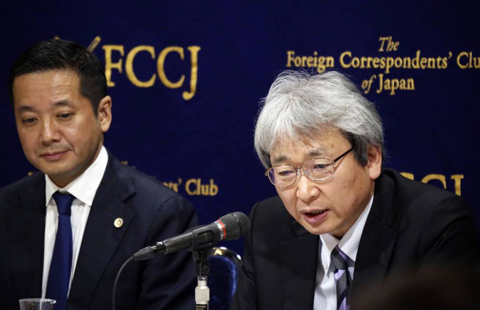 Motonari Otsuru, advogado de Carlos Ghosn, explica à imprensa como transcorreu a audiência.