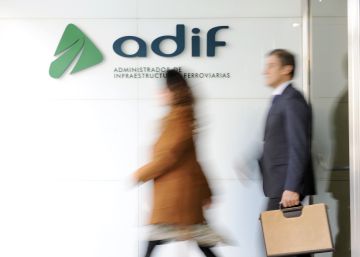 Casi 3.300 trabajadores de Adif saldrán a las seis de la tarde