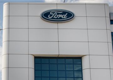 Ford resiste a trompicones en Europa
