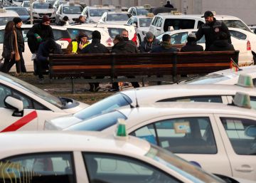 Competencia carga contra el Gobierno por traspasar la normativa de los VTC a las comunidades
