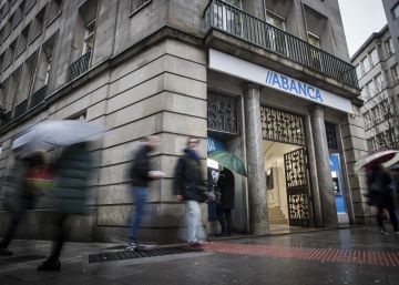 Abanca saca oro de las cenizas de las cajas gallegas