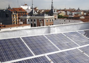 El autoconsumo eléctrico se dispara por la caída del coste de los paneles solares