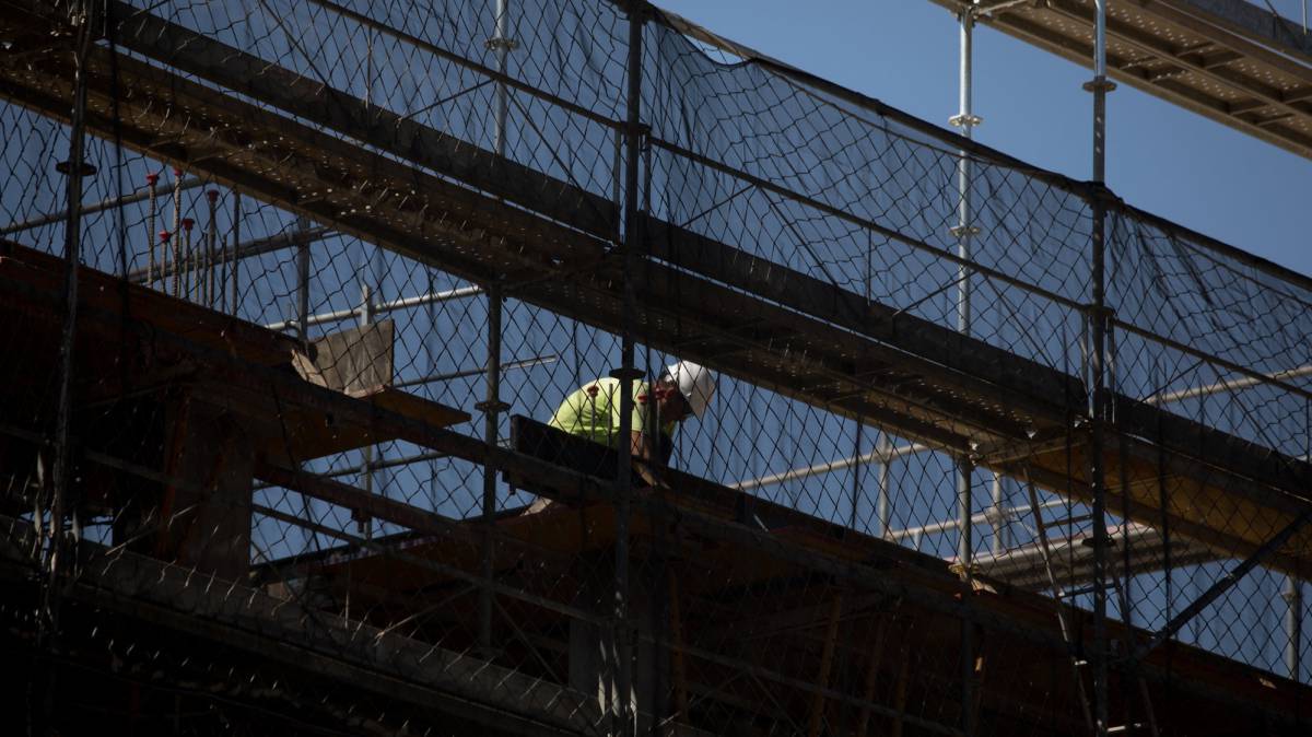 Obras de construção no bairro do Alargue de Vallecas em Madri.
