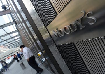 Moody's cree que el crecimiento económico absorberá el coste de la subida del salario mínimo