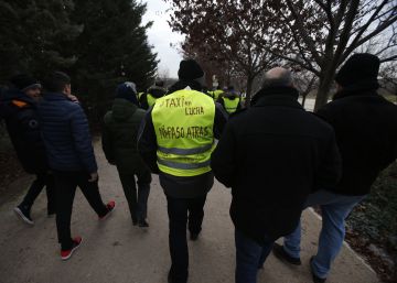 Los taxistas se pegan un tiro en el pie