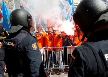 Incidentes entre trabajadores de Alcoa y la Policía frente al Congreso