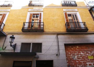 La justicia condena a una comunidad por cortar el agua a unos trasteros usados ilegalmente como vivienda