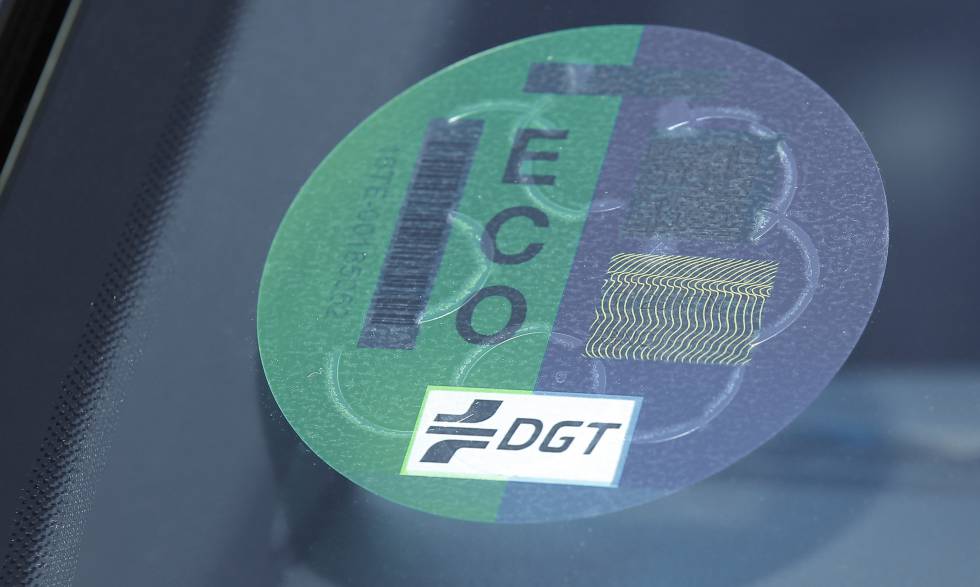 Etiqueta ECO que reciben los vehículos híbridos.
