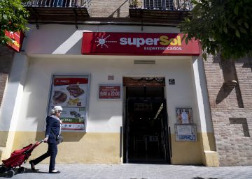 Supersol plantea el cierre de 21 tiendas y un ERE que afectará a 404 personas
