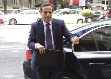 El presidente de la patronal madrileña adelanta su marcha a junio de este año