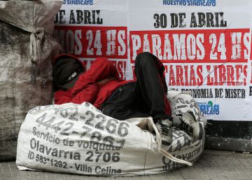 Argentina aumenta sus ventas de dólares para contener la devaluación del peso