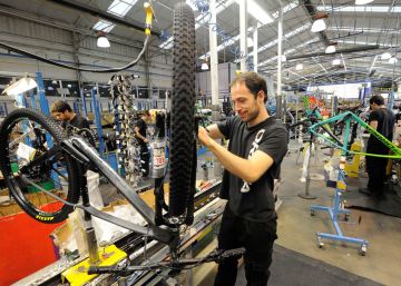 Orbea escala el Alpe D’Huez sin despeinarse