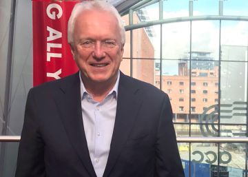 “No es bueno que los niños aprendan a leer y a escribir en inglés antes que en su propia lengua”