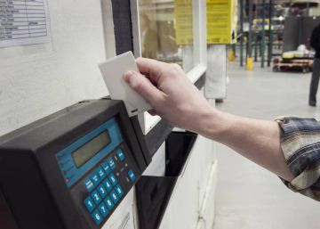 El registre horari a les empreses ja és obligatori: com funciona i com afecta els treballadors?