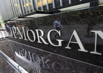 Multa récord a JPMorgan por negar permisos de paternidad igualitarios a sus ‘brokers’