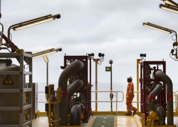 Angola: nadar en petróleo para acabar sin gasolina