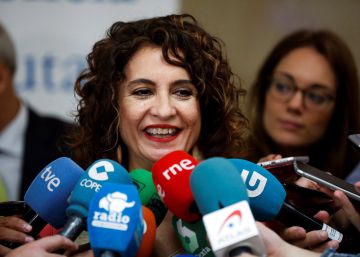 Montero adelanta que Hacienda incluirá el 0,25% adicional a funcionarios en la nómina de julio