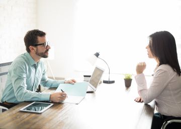 La desigualdad laboral empieza por las ofertas de trabajo que intimidan a las mujeres