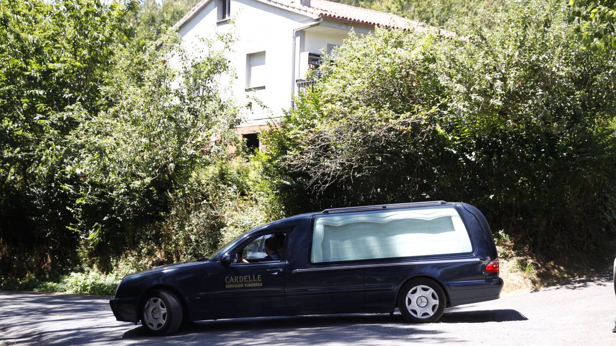 Un coche fúnebre en una imagen de archivo.