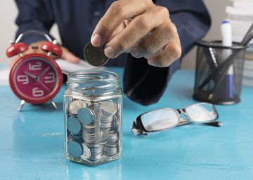 ¿La solución para las pensiones? Obligarte a ahorrar