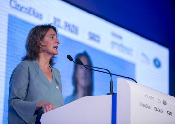 Ribera evita juzgar el plan de la CNMC que recorta la retribución de las eléctricas