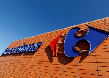 Carrefour se alía con Glovo para hacer entregas express a domicilio y plantar cara a Amazon