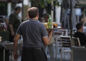 El empleo en el sector turístico bate récords pese a que crece al menor ritmo en los últimos seis años