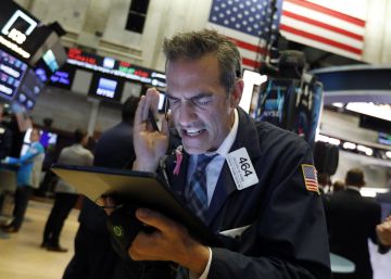 Los inversores se refugian en la deuda y el oro por el miedo a la tensión entre EE UU y China