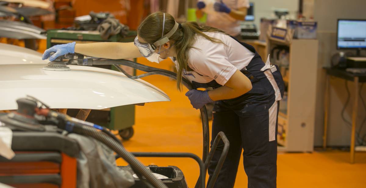 La FP ya atrae más ofertas de trabajo que la universidad