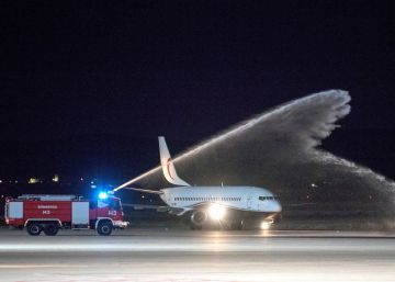 El aeropuerto de Ciudad Real se reabre ocho años después con un avión sin pasajeros
