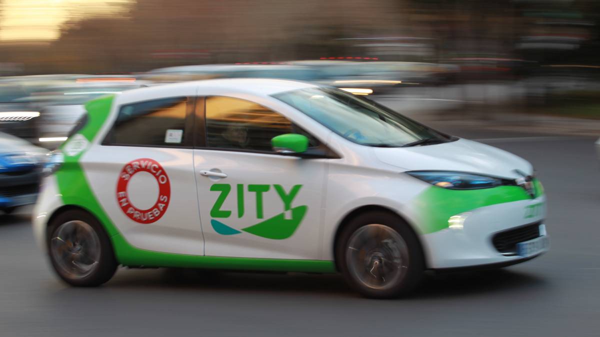 Un vehículo eléctrico compartido de la empresa Zity en Madrid.
